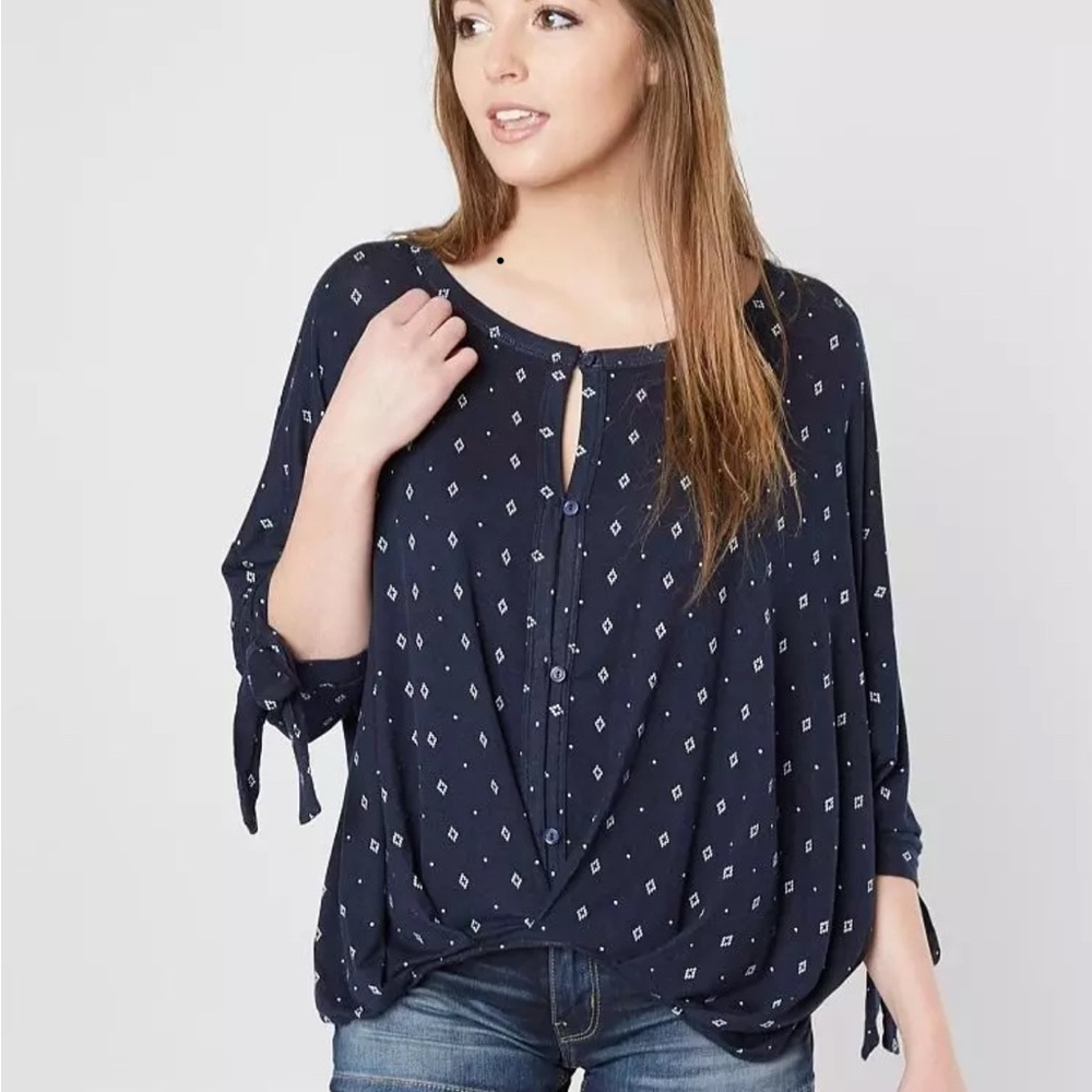 Daytrip Navy Blue Patterned Top Dolman sleeves size small